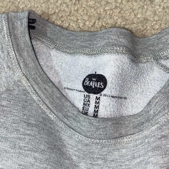 Girls medium Beatles tshirt - Picture 3 of 5